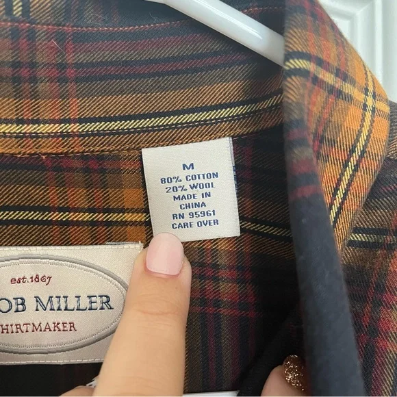 Men's Plaid Button-Up Shirt (Box C) - Picture 4 of 5